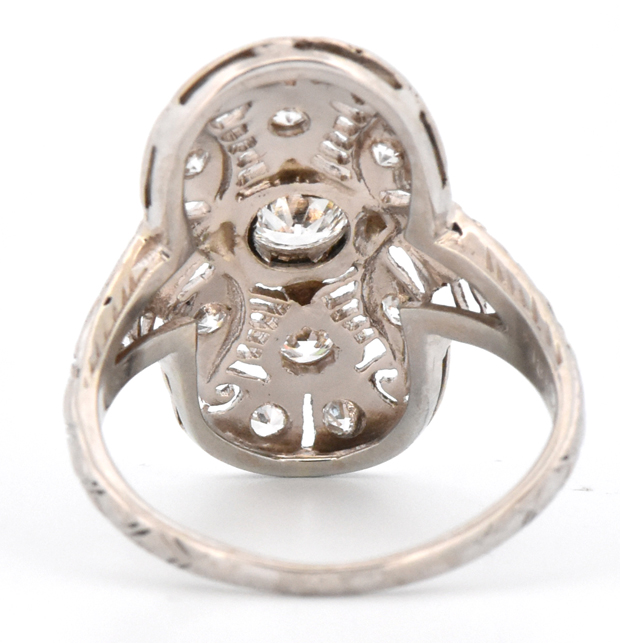 18K White Gold Diamond Ring