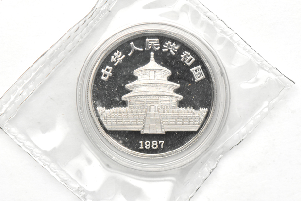 China - 1987 1oz platinum Panda 100 yuan - double sealed with box and certificate