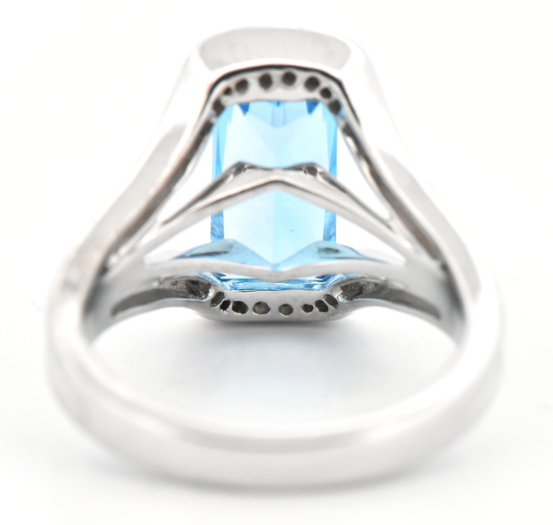 18K White Gold Cocktail Ring