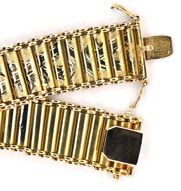  14K Yellow Gold Engraved Scroll Bracelet