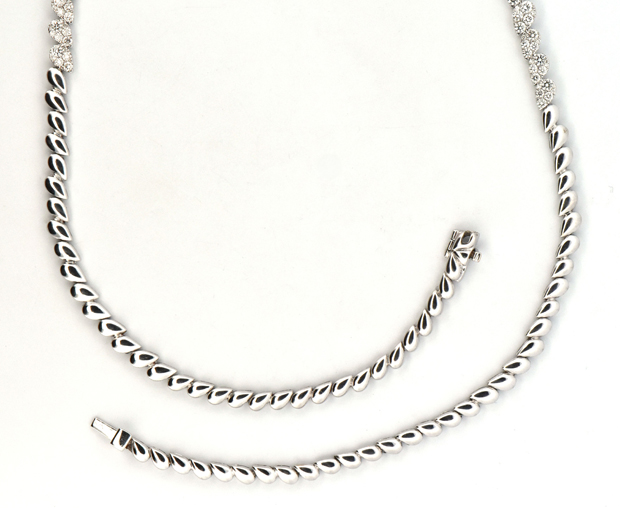14K White Gold Diamond Necklace 