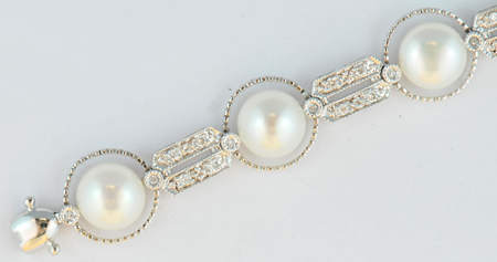 14K White Gold Diamond and Pearl Bracelet