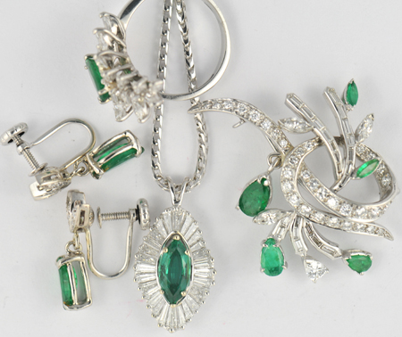 Diamond and Emerald Jewelry Set