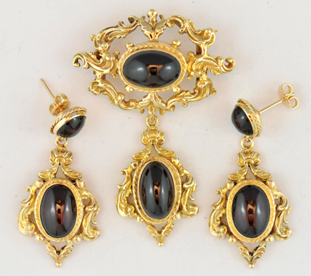 14K Yellow Gold Garnet Pin and Earring Set 