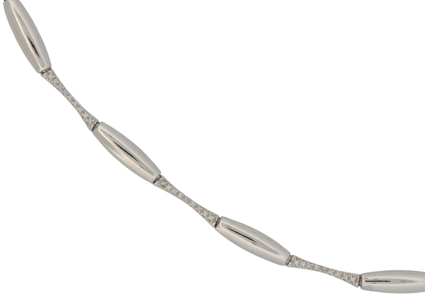 14K White Gold Estate Diamond Necklace with Approximately .15 Carat Total Weight in Round Cut Diamonds. 11.4 dwt.