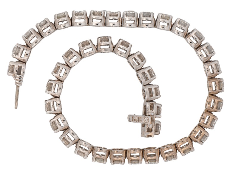 14K White Gold Diamond Tennis Bracelet with 8.96 Carat Total Weight in Round Brilliant Diamonds, SI Clarity, H-I Color