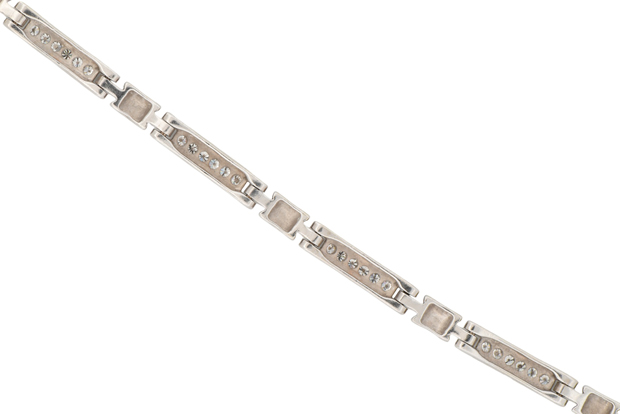 14K White Gold Estate 7 Inch Diamond Bracelet with Approximately 1.25 Carat Total Weight in Round Cut Diamonds, SI1 Clarity, I Color. 9.7 dwt.