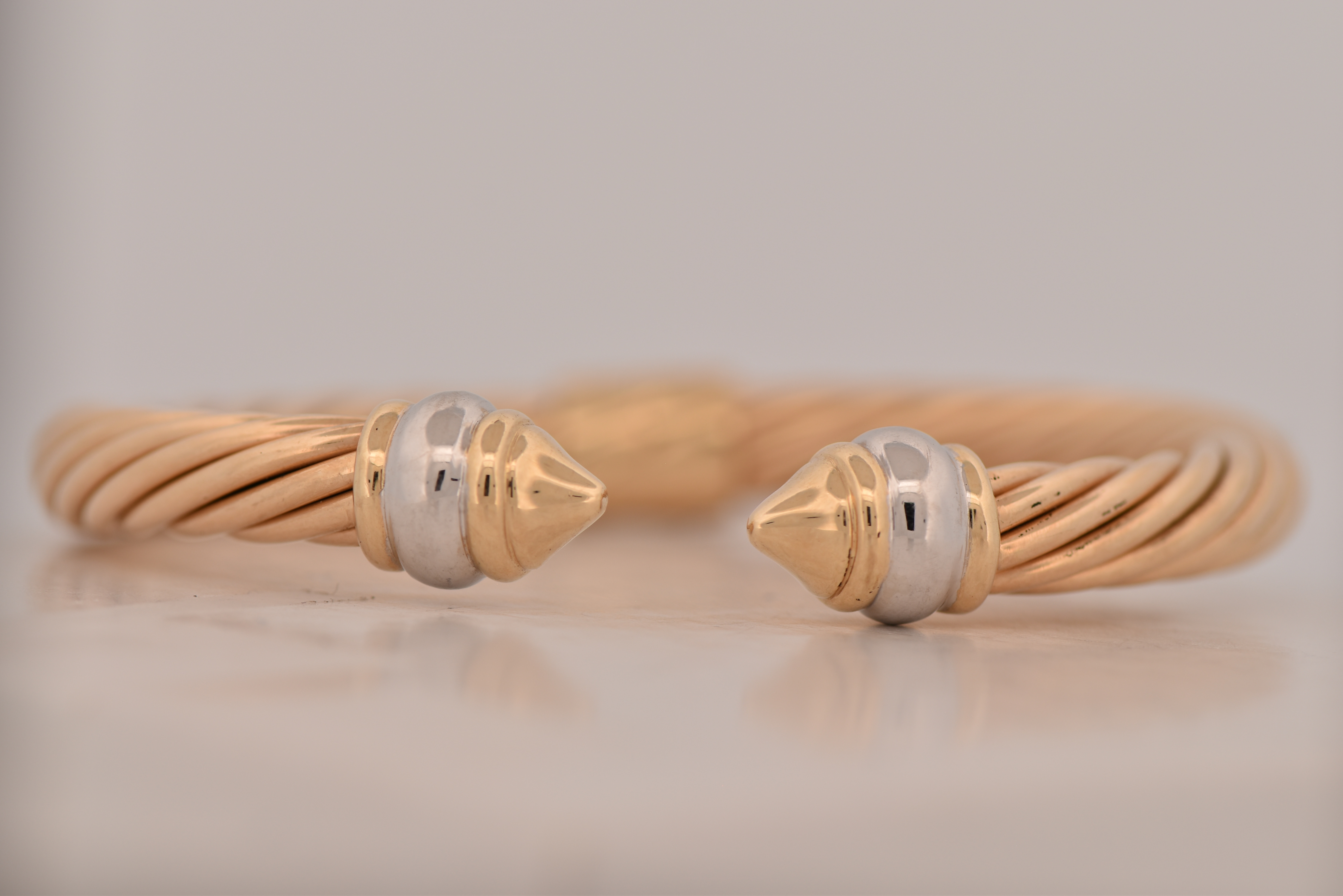 14K Two-Tone Estate Bangle Bracelet. 17.5 dwt.