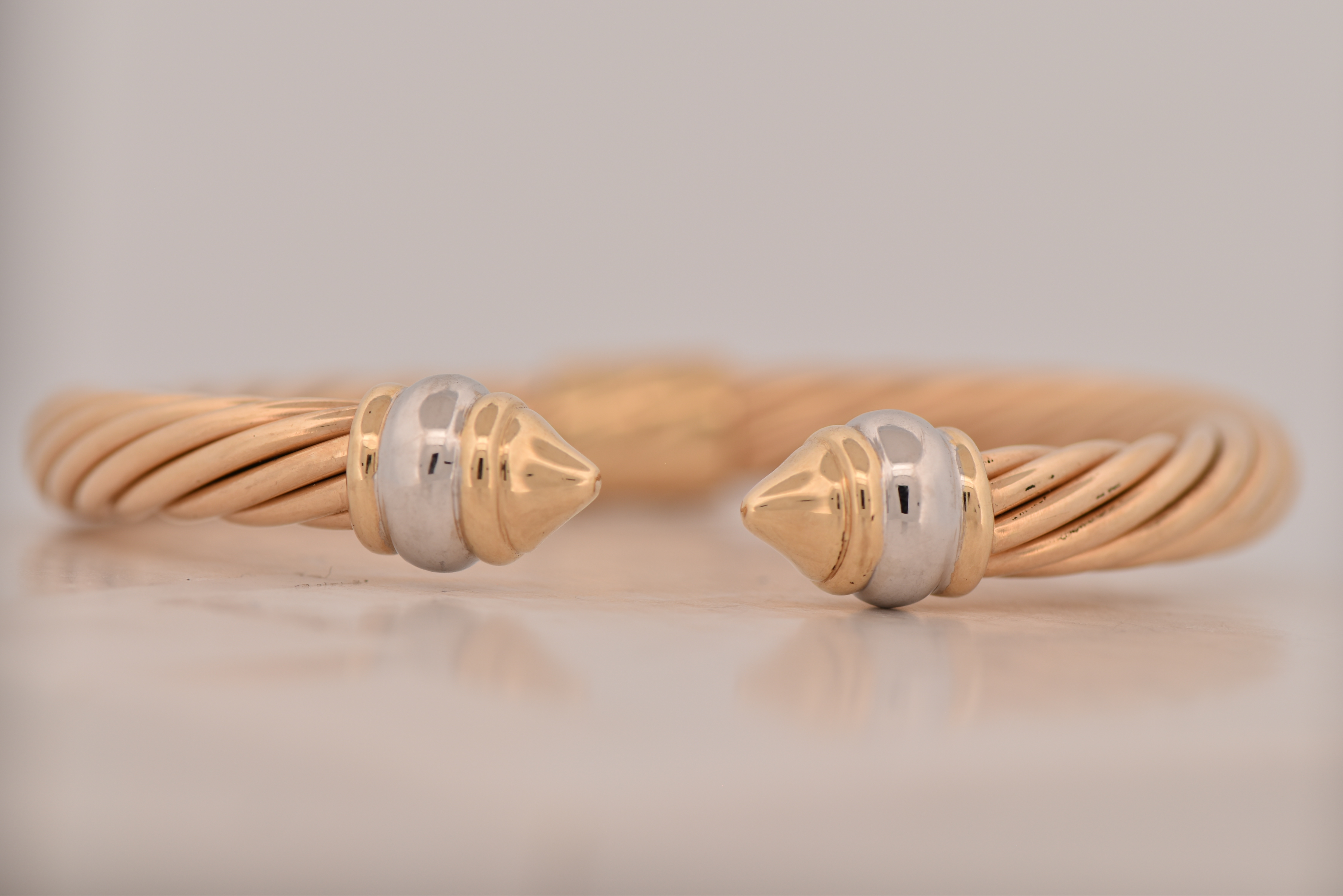 14K Two-Tone Estate Bangle Bracelet. 17.5 dwt.