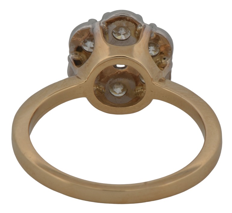 14K Two-Tone Estate Diamond Cluster Ring with Approximately 1.00 Carat Total Weight in Round Cut Diamonds, SI1 Clarity, I Color. Finger Size 6.25, 2.3 dwt.