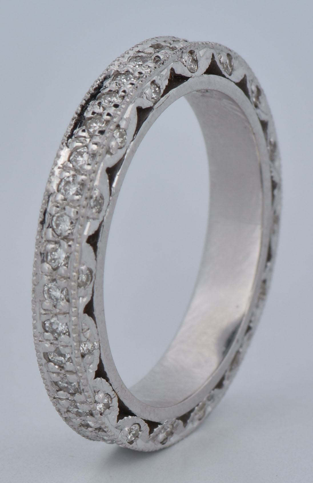 18K White Gold Diamond Eternity Band With 1.00 Carat Total Weight in Round Brilliant Diamonds, SI Clarity, I Color