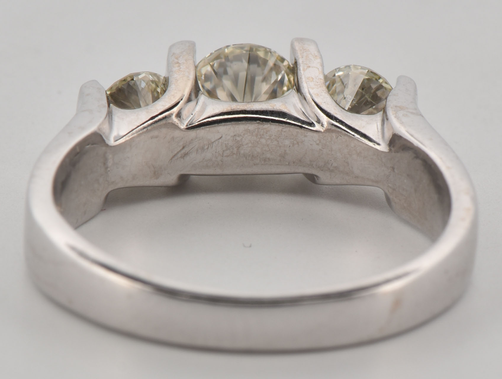 14K White Gold Diamond Ring with Approximate 1.25 Carat Total Weight in Round Brilliant Diamonds, SI Clarity, K-L Color