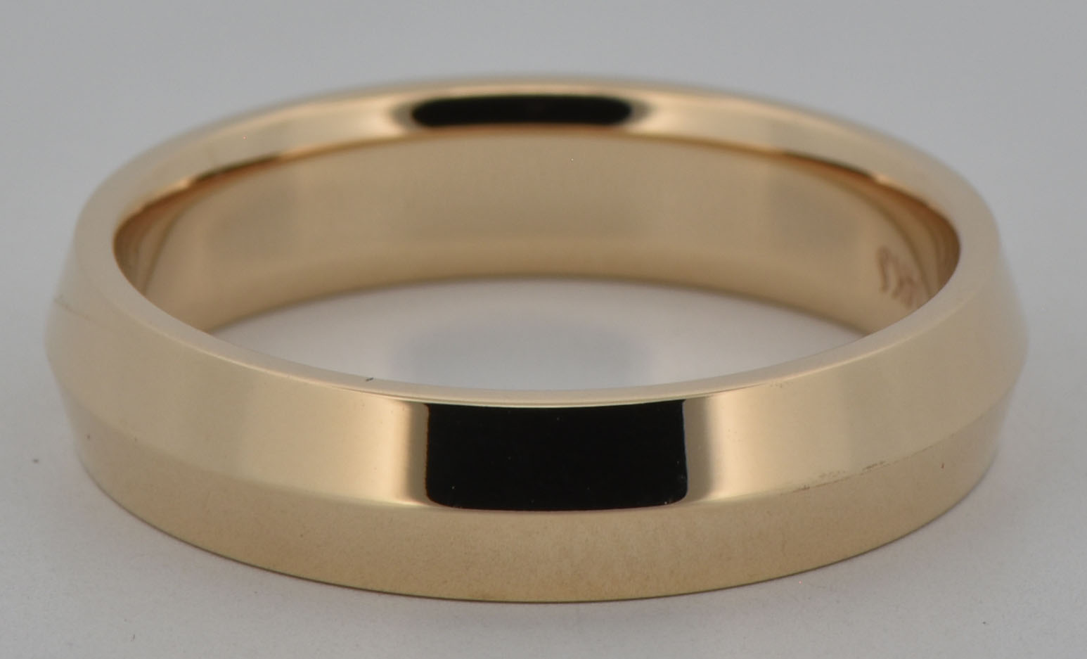 14K Yellow Gold 5mm Knife Edge Mans Band, Size 9