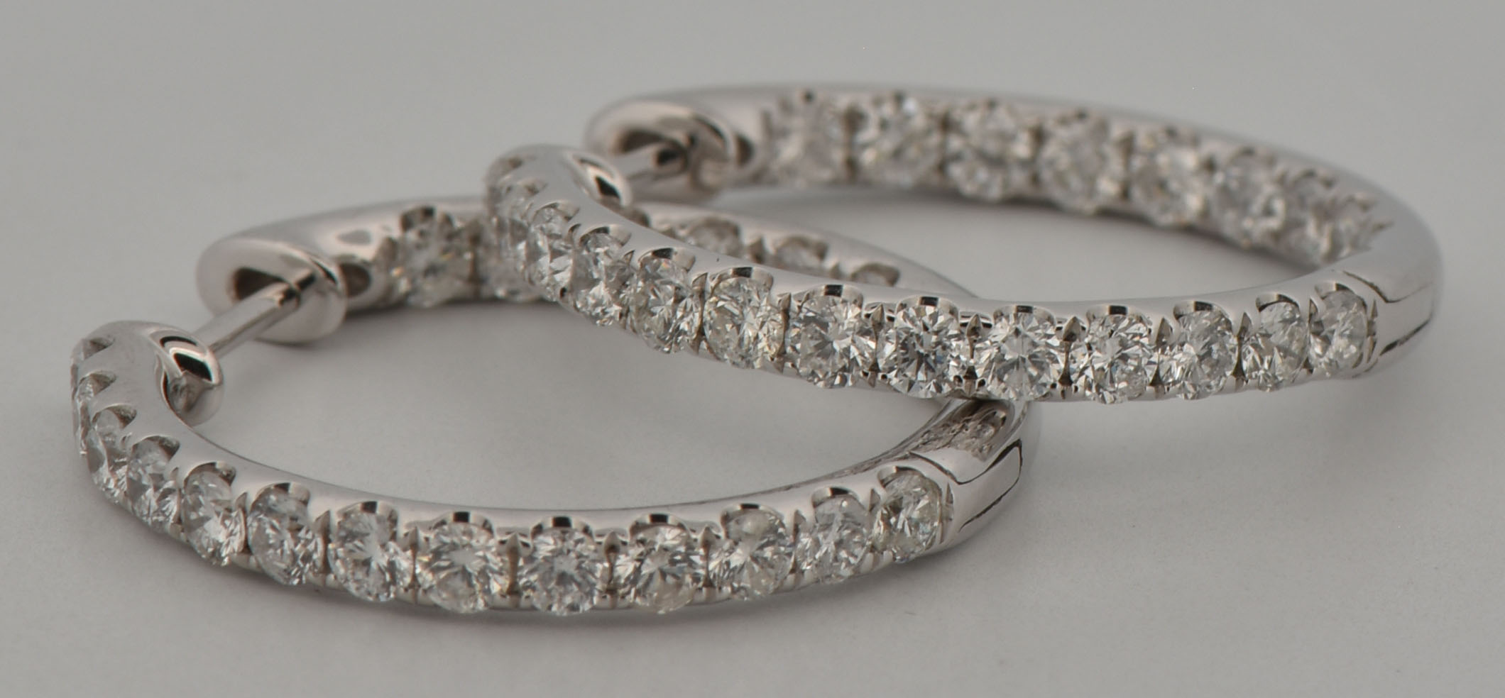 18K White Gold Diamond Hoop Earrings with 1.75 Carat Total Weight, SI1 Clarity, G Color