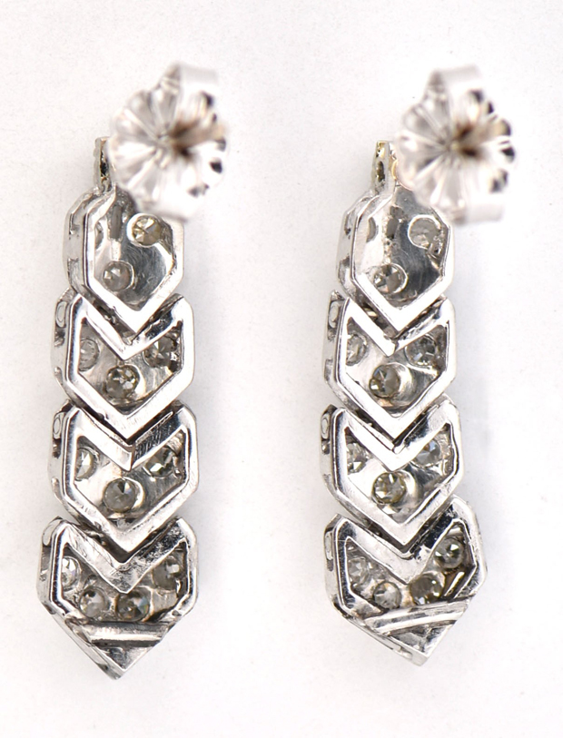 14K White Gold Estate Diamond Dangle Earrings with Approximately .15 Carat Total Weight in Single Cut Round Diamonds, SI1-2 Clarity, I Color. 3.0 dwt.